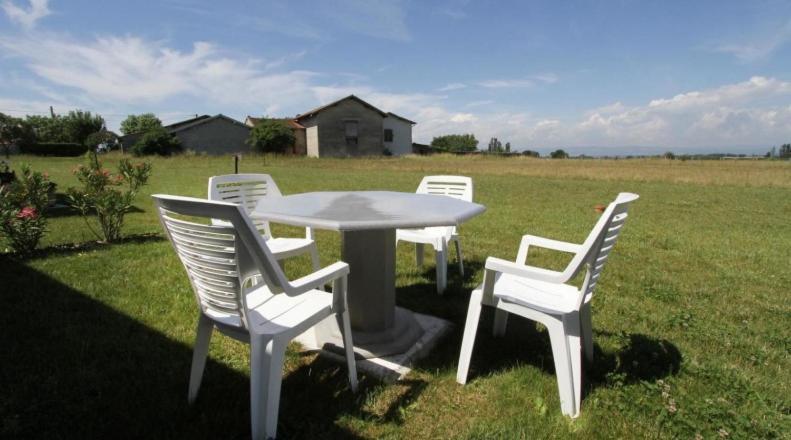 Les Gites Des Noyerettes Besayes Exteriör bild