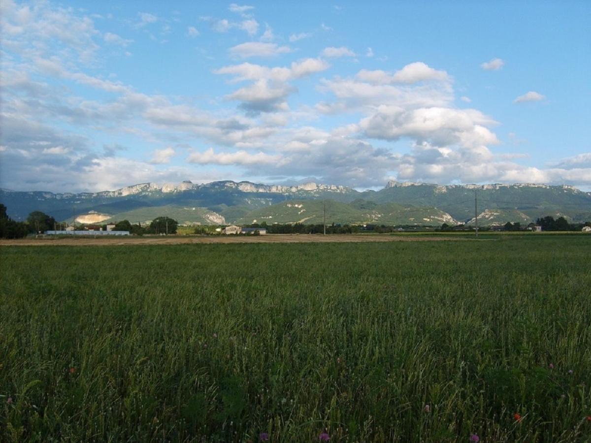 Les Gites Des Noyerettes Besayes Exteriör bild